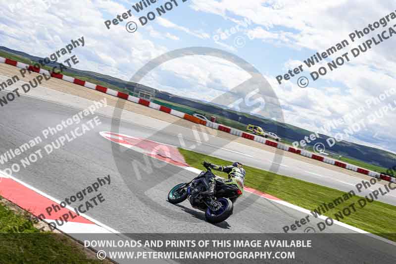 cadwell no limits trackday;cadwell park;cadwell park photographs;cadwell trackday photographs;enduro digital images;event digital images;eventdigitalimages;navarra;no limits trackdays;peter wileman photography;racing digital images;trackday digital images;trackday photos